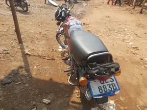 Bajaj Boxer 2018 Red