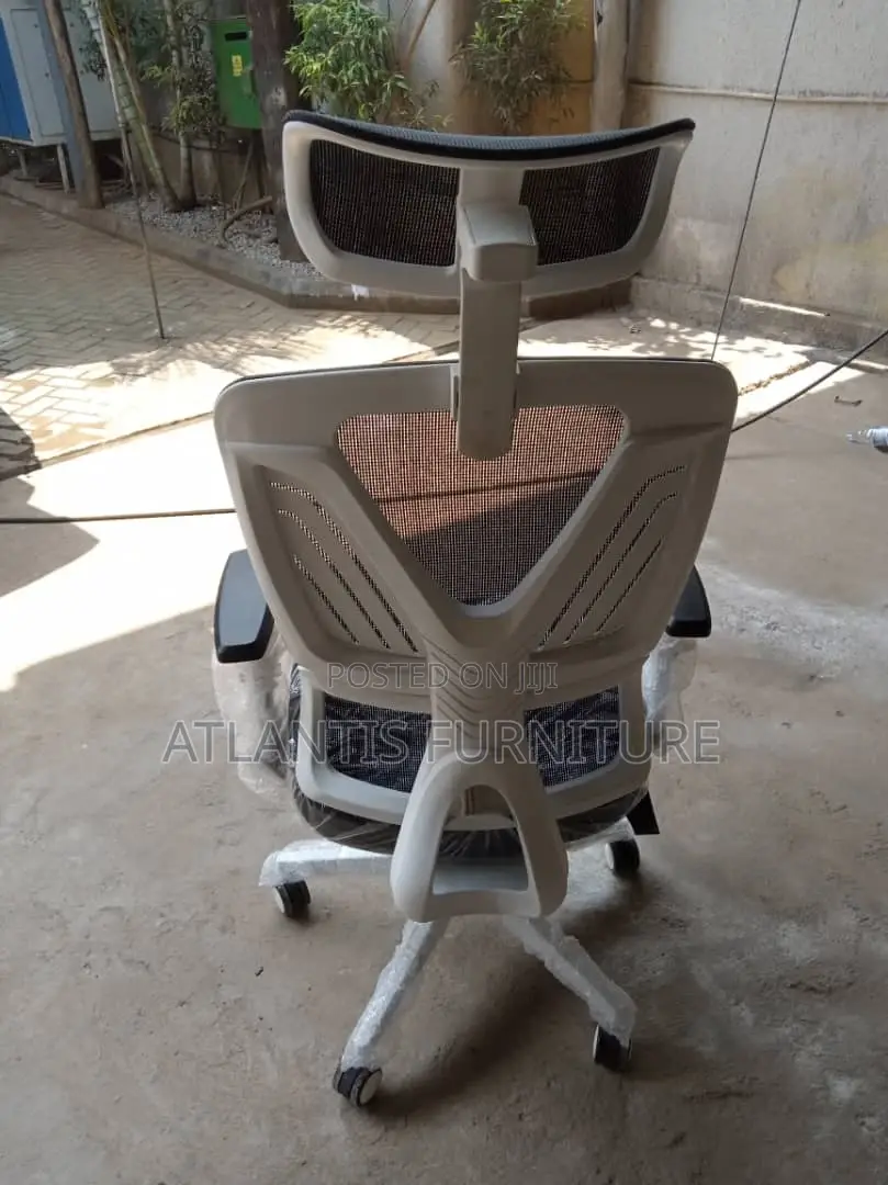 White Executive Office Chairs With Headrest.