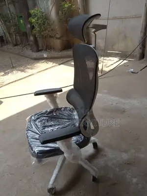 White Executive Office Chairs With Headrest.