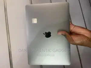 Laptop Apple MacBook Pro 2020 256GB Intel Core I5 SSD 256GB
