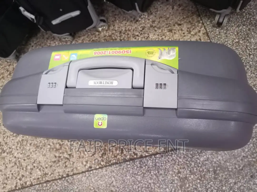Honey Moon Travelling Suitcases. Large .( Gray)