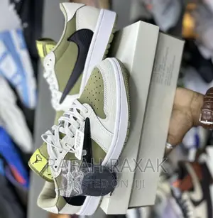 Original Unisex Air Jordan 1 Low Golf Sneaker