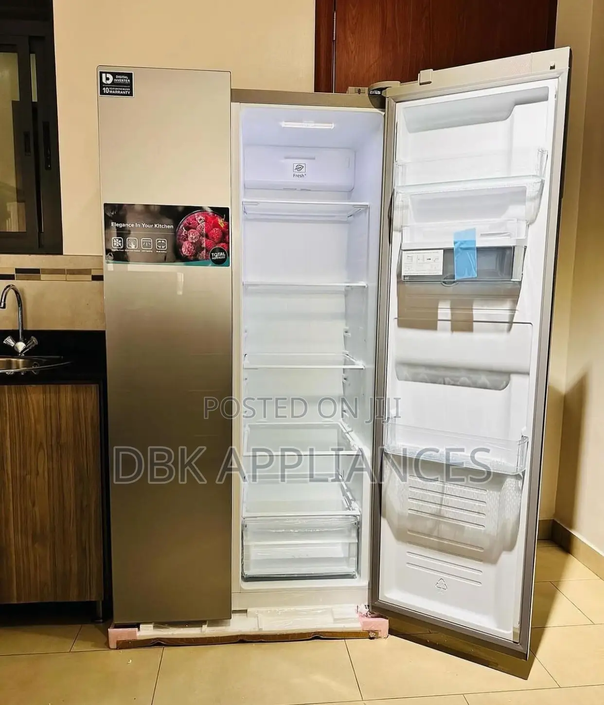 Hisense 750 Litre Side by Side Refrigerator With a Dispenser