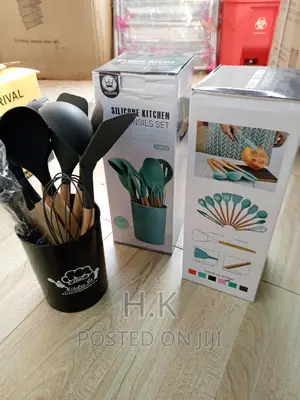 12pc Silicone Kitchen Utensil ( Wooden Handles Non Sticky)
