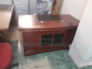 Black Designed Face Executive Office Table (140cm)