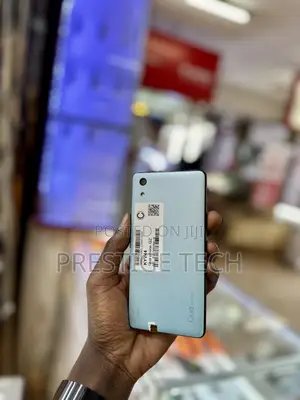 Kyocera KYV45 64 GB Blue