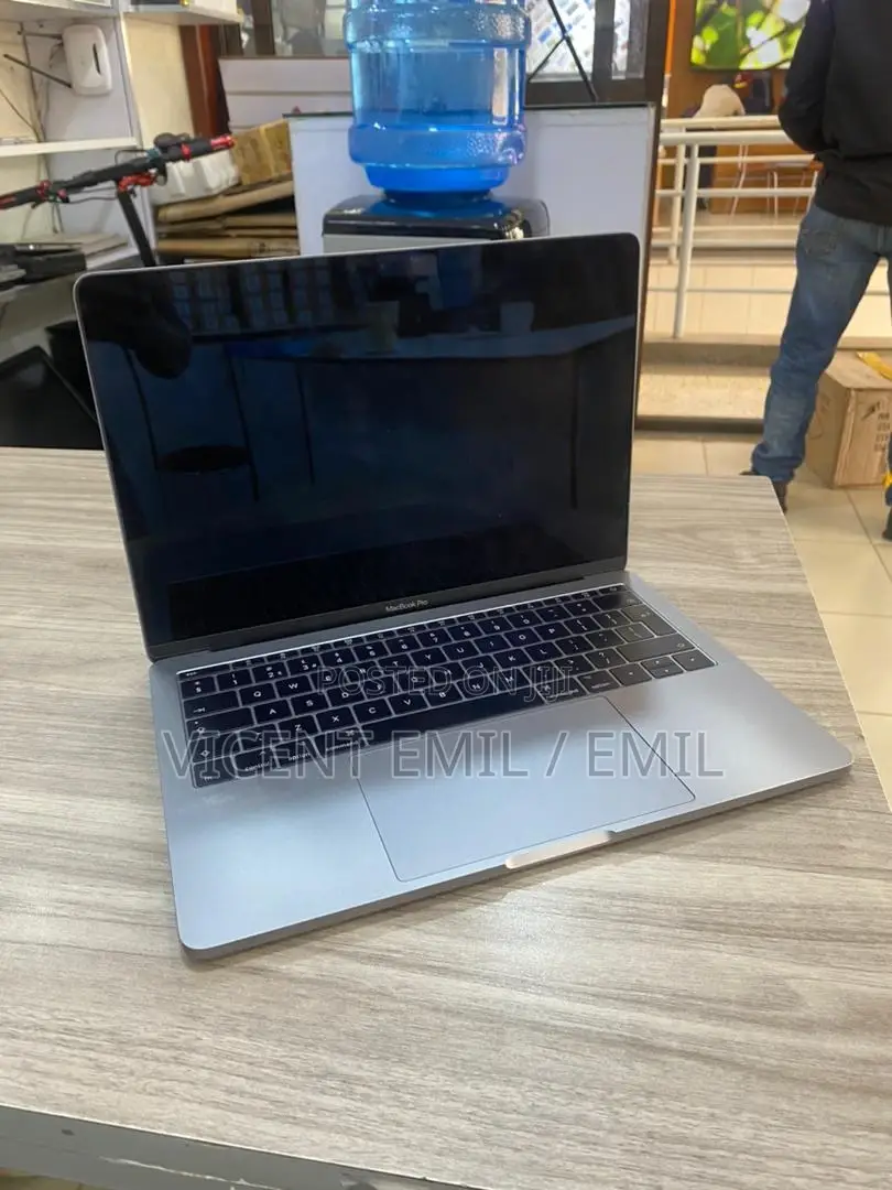 Laptop Apple MacBook Pro 8GB Intel Core I5 SSD 256GB