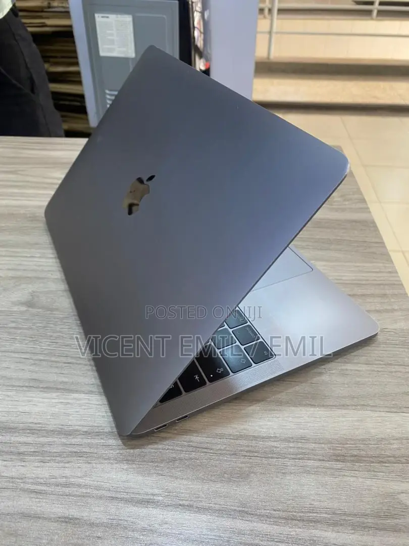 Laptop Apple MacBook Pro 8GB Intel Core I5 SSD 256GB