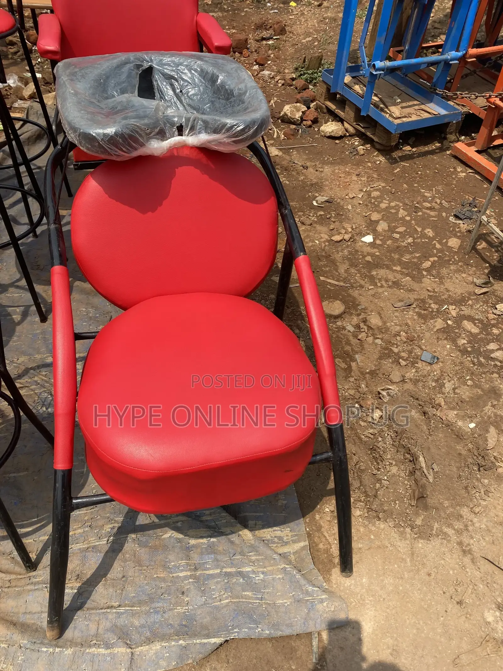 Saloon Sink Chairs at Good Prices
