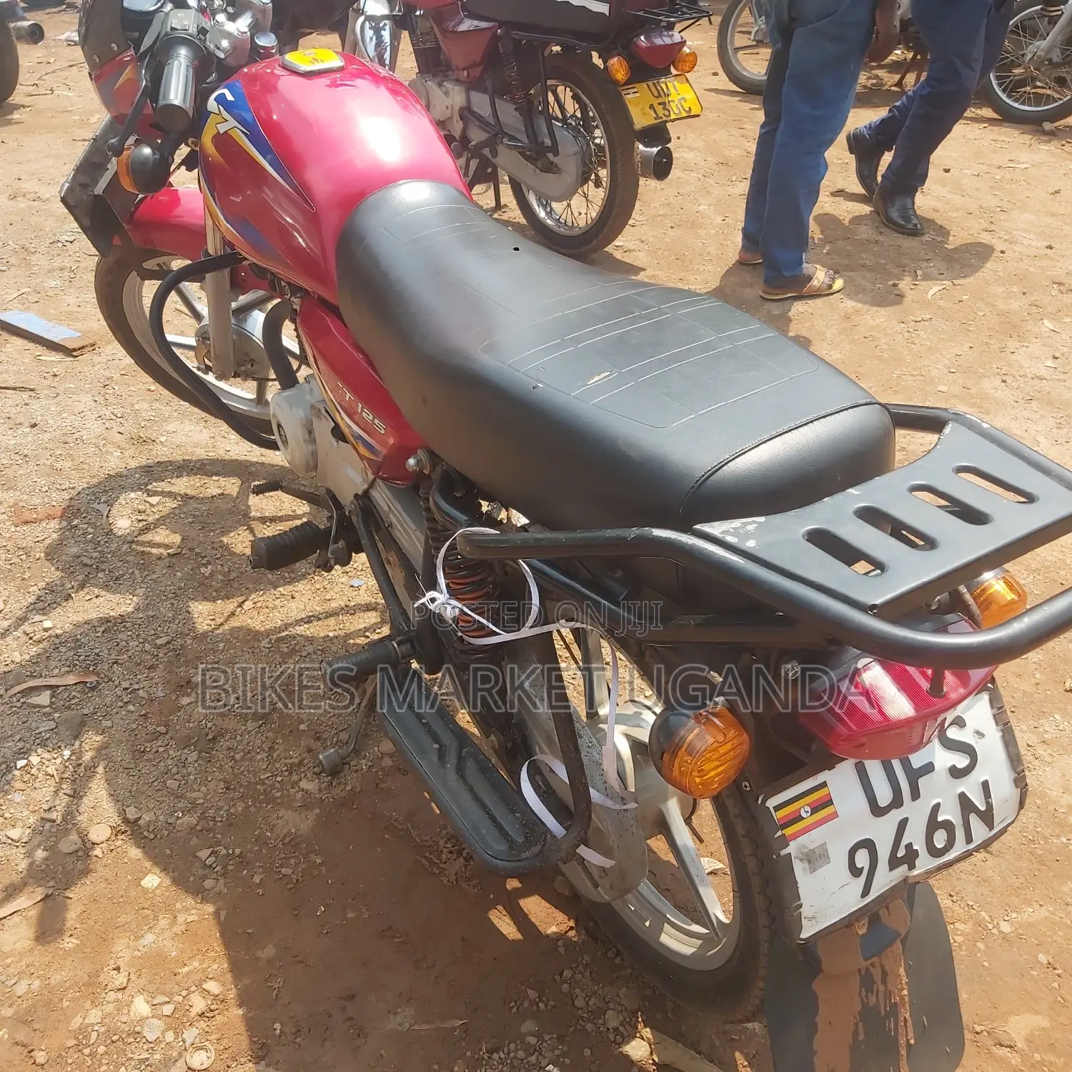 Bajaj Boxer 125 2023 Red
