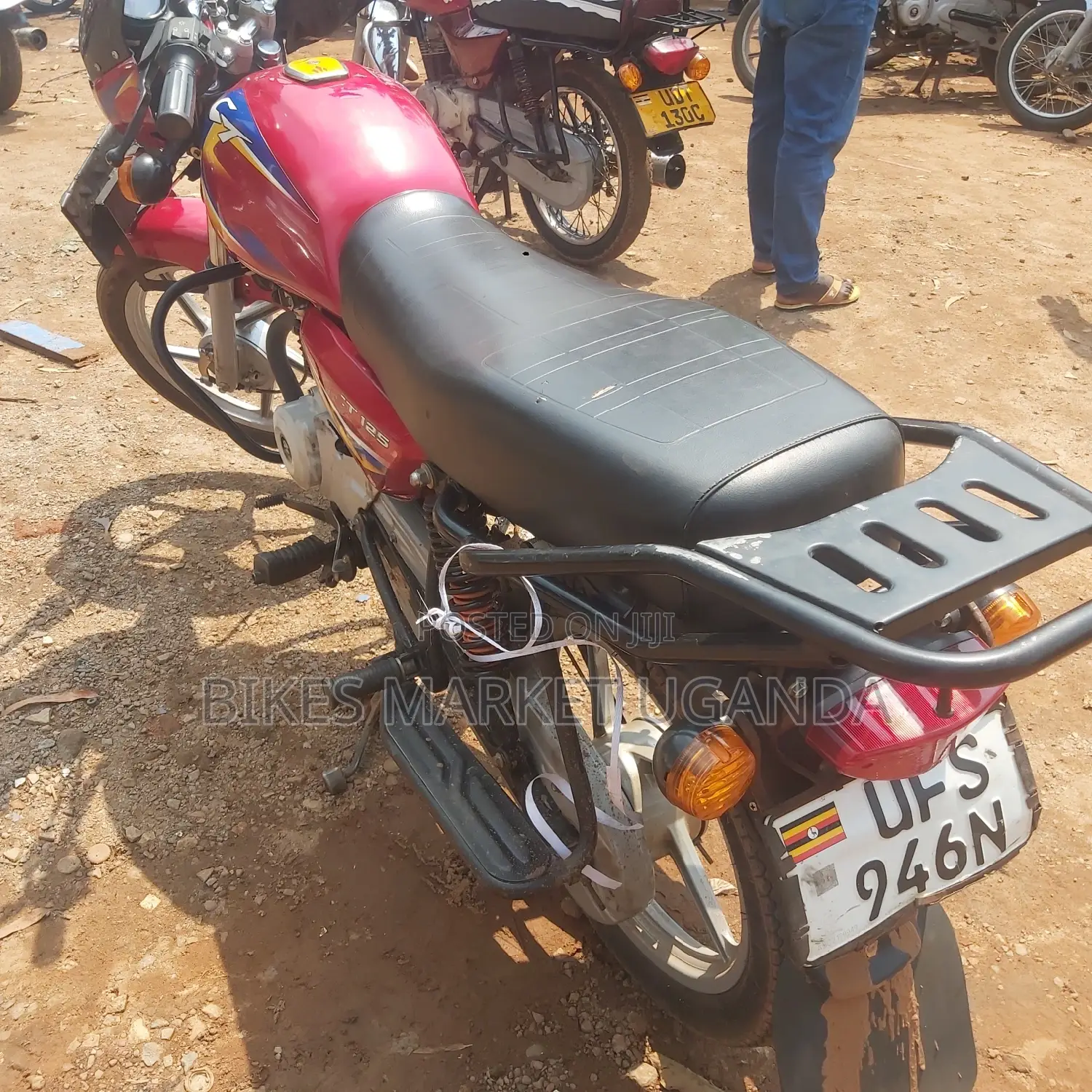Bajaj Boxer 125 2023 Red