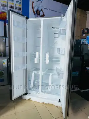 HISENSE 670L Side by Side Door Refrigerator With a Dispenser