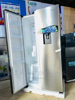 HISENSE 670L Side by Side Door Refrigerator With a Dispenser
