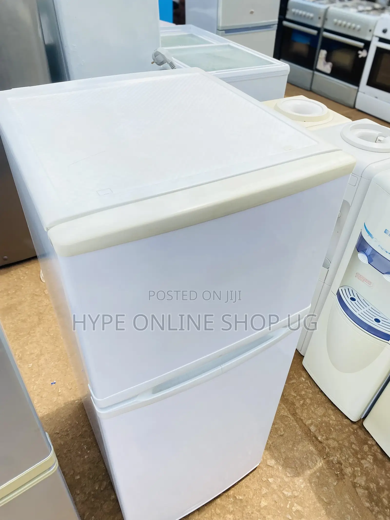 Venus Uk Fridge in Good Condition