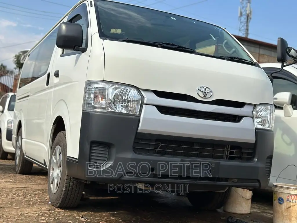 Toyota HiAce 2017 White