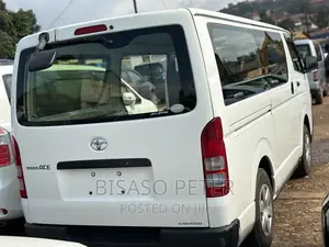Toyota HiAce 2017 White