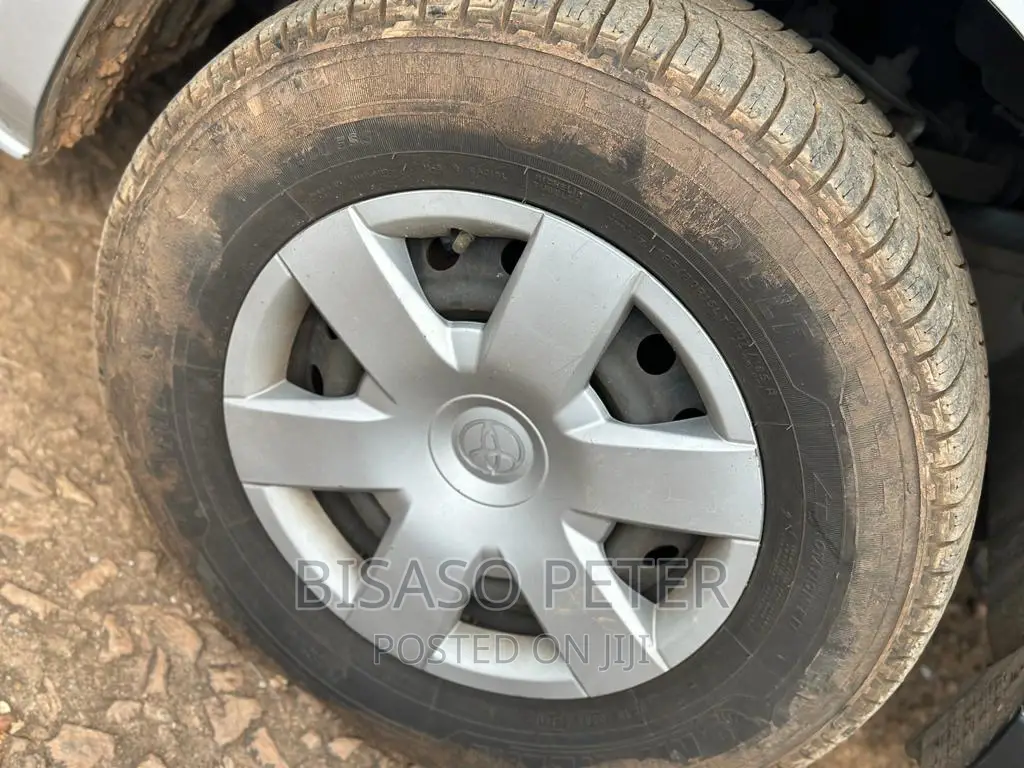 Toyota HiAce 2017 White