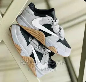 Original Travis Scott X Nike Jordan Cut Check Grey Sneaker
