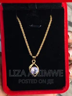 Simple Iced Lady’S Necklaces