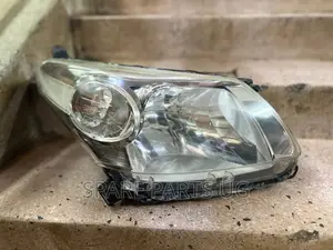 Toyota IST 2010 - 2018 Headlight