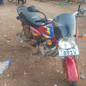Bajaj Boxer 125 2023 Red