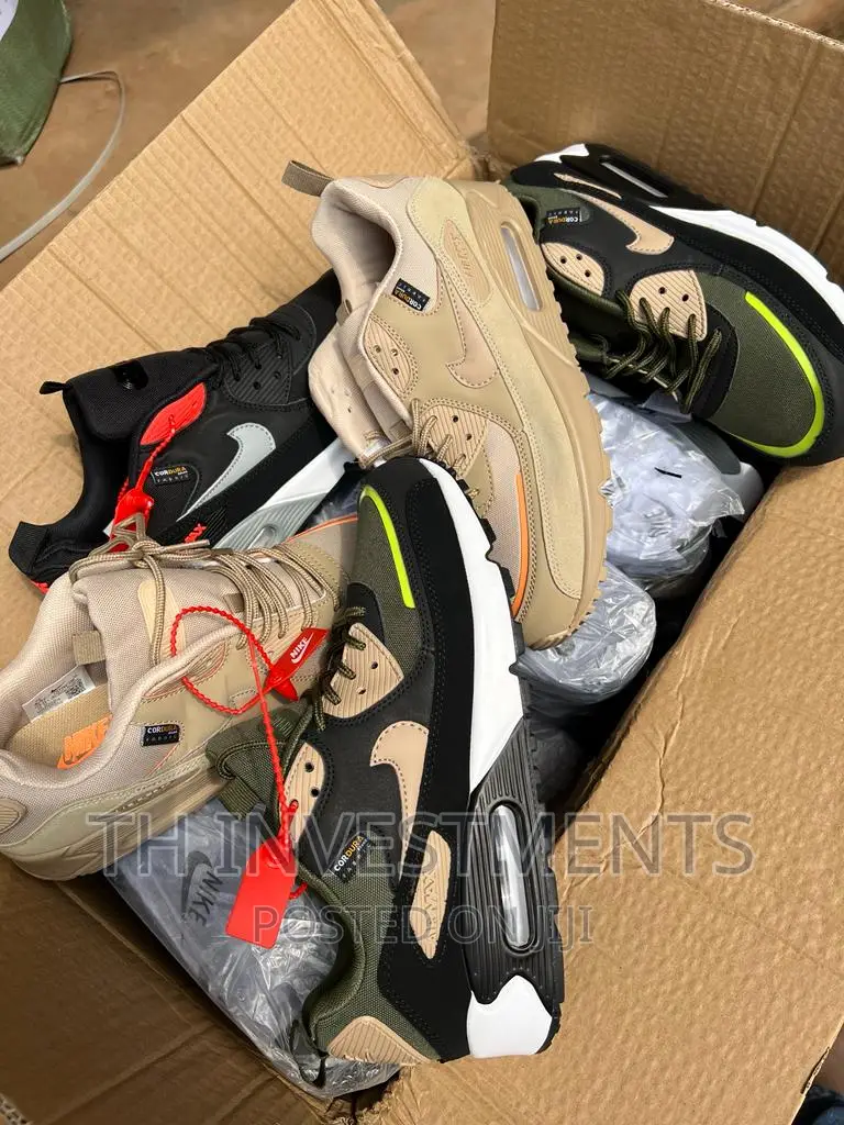 Men's Sneakers.