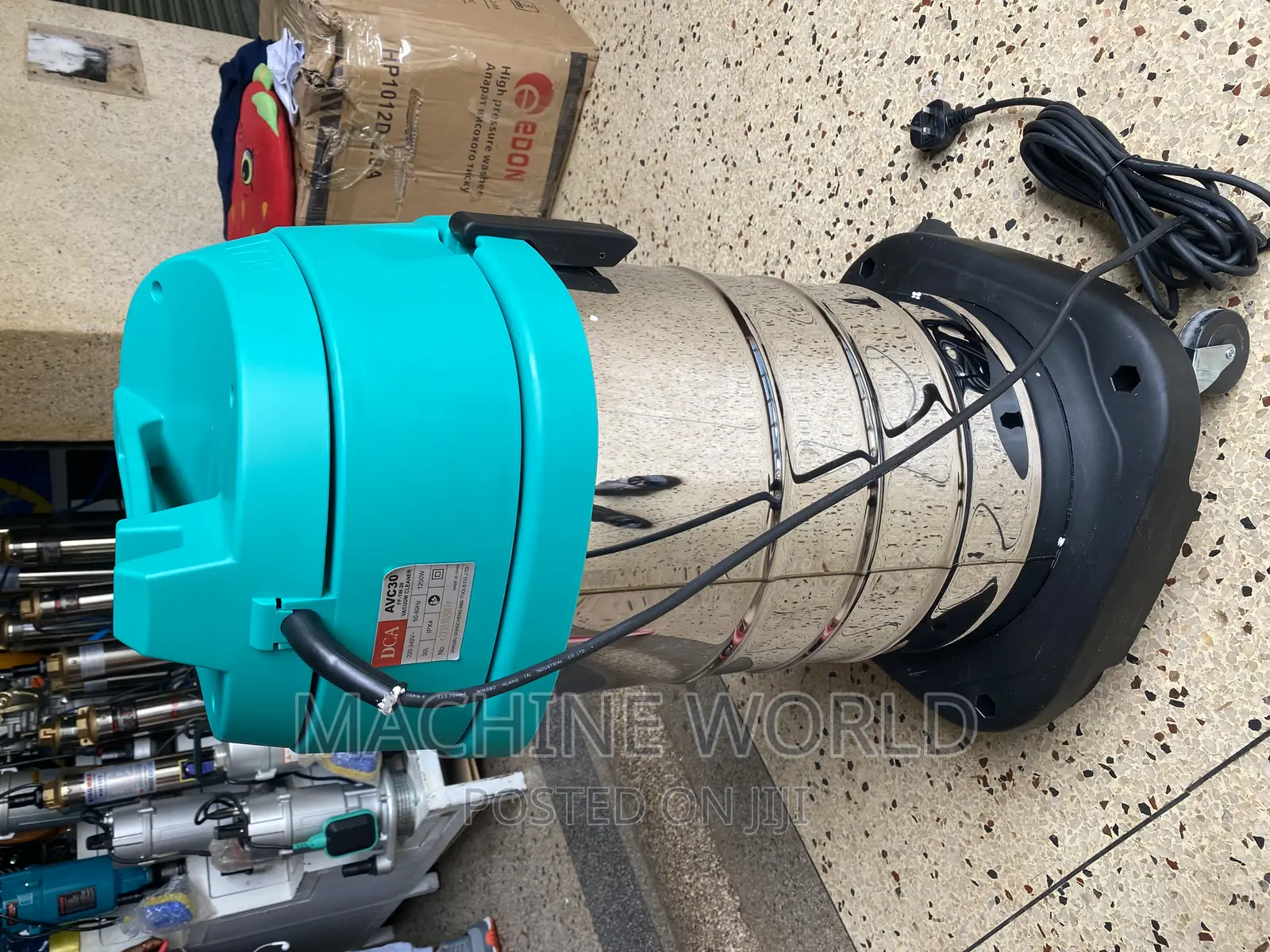Vacuum Cleaner 30 Liters (DCA)
