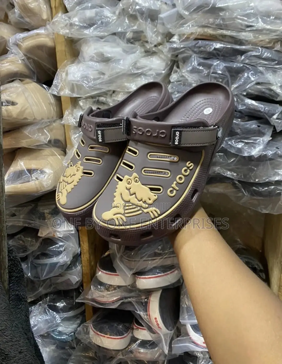 Crocs Mens and Womens Classic Clog