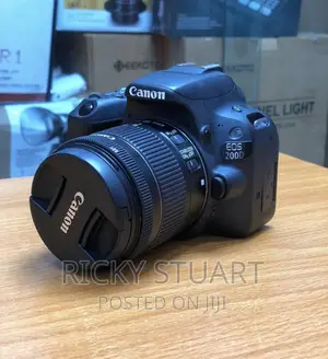 Canon EOS 200D 24.1MP WTH EF-S 18-55mm Lens
