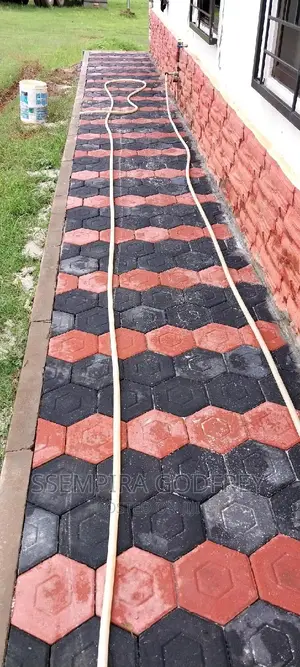 Quality Coloured Pavers in Black and Red Colours