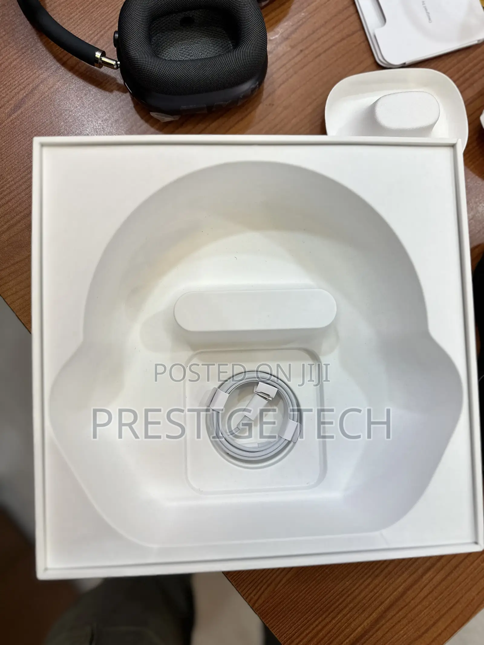 Apple Airpods Max Headphones