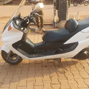 Yamaha Majesty 2023 White