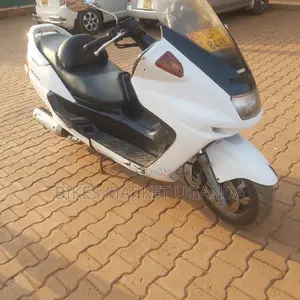 Yamaha Majesty 2023 White