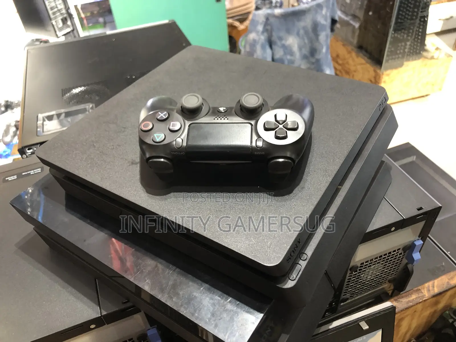 PS4 Slim Console