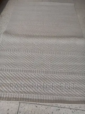 Original Ruger Centre Carpets.Large.2x3metres.( White)