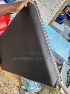 Baby Mattress With Machnitosh Cover