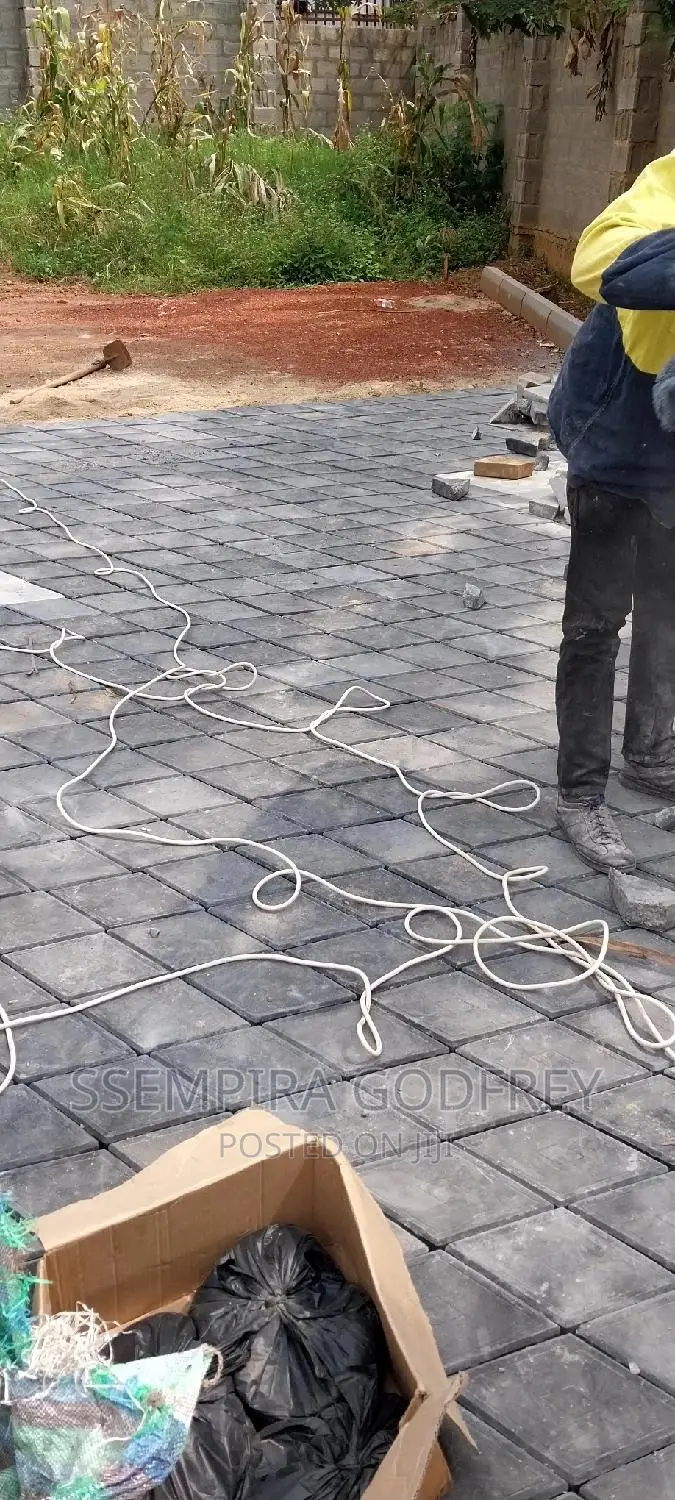 Advanced Rhobus Coloured Pavements
