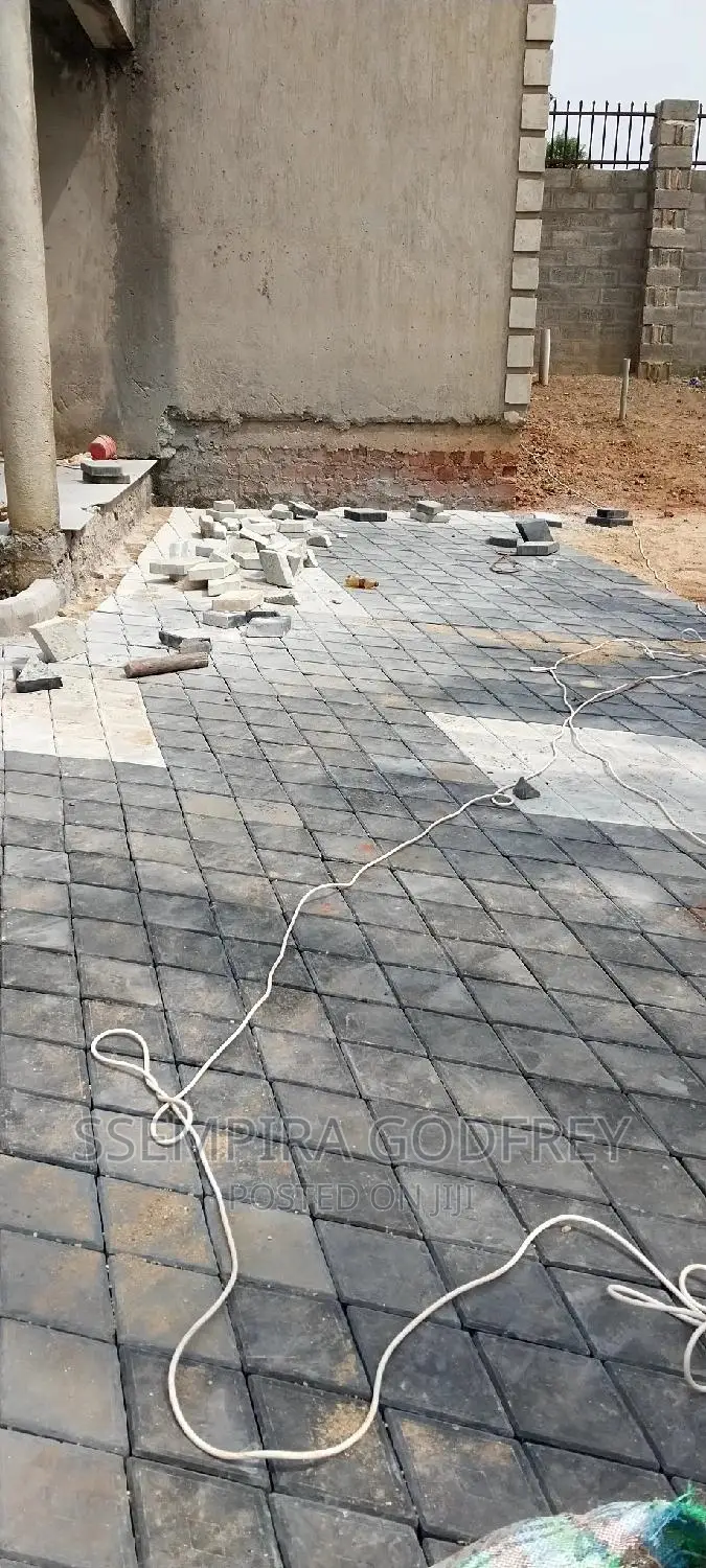 Advanced Rhobus Coloured Pavements