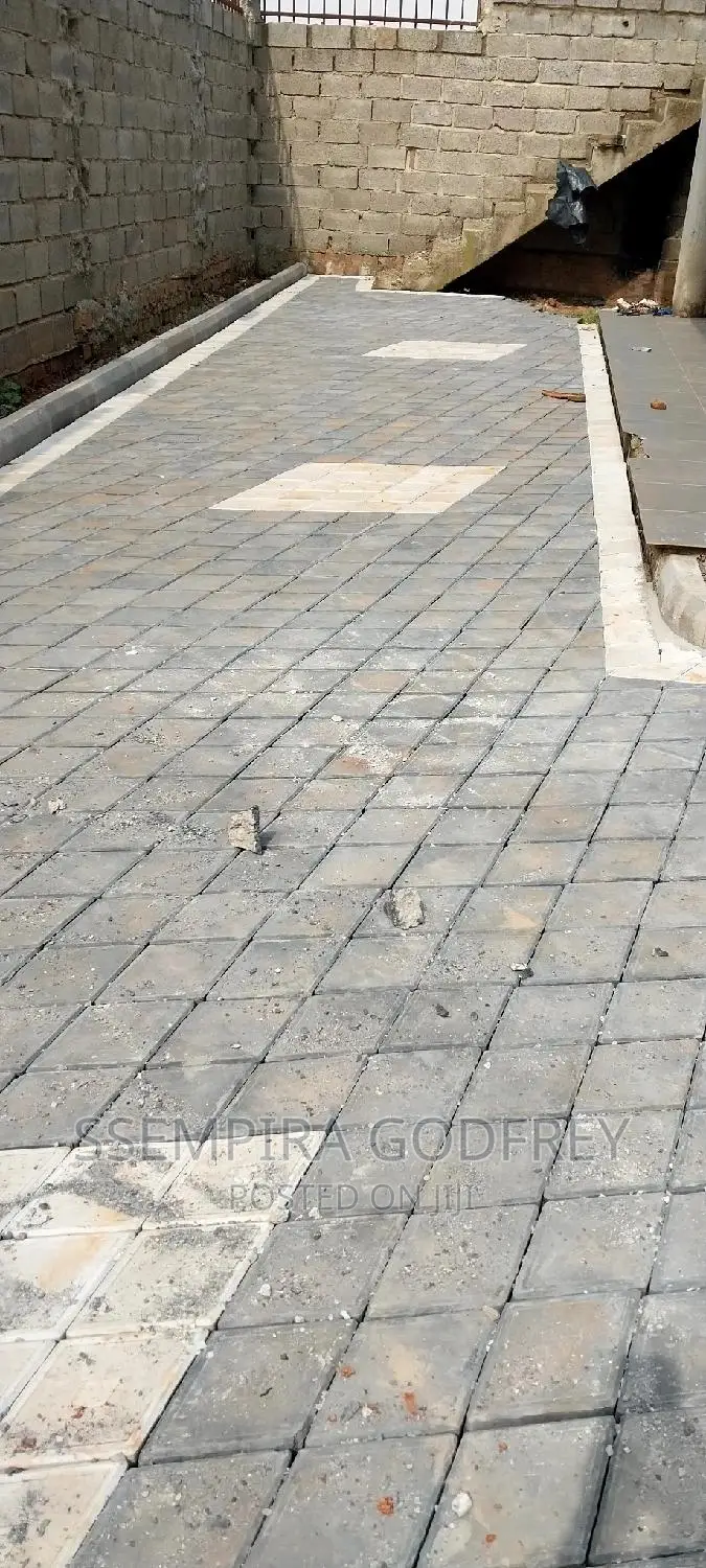 Advanced Rhobus Coloured Pavements