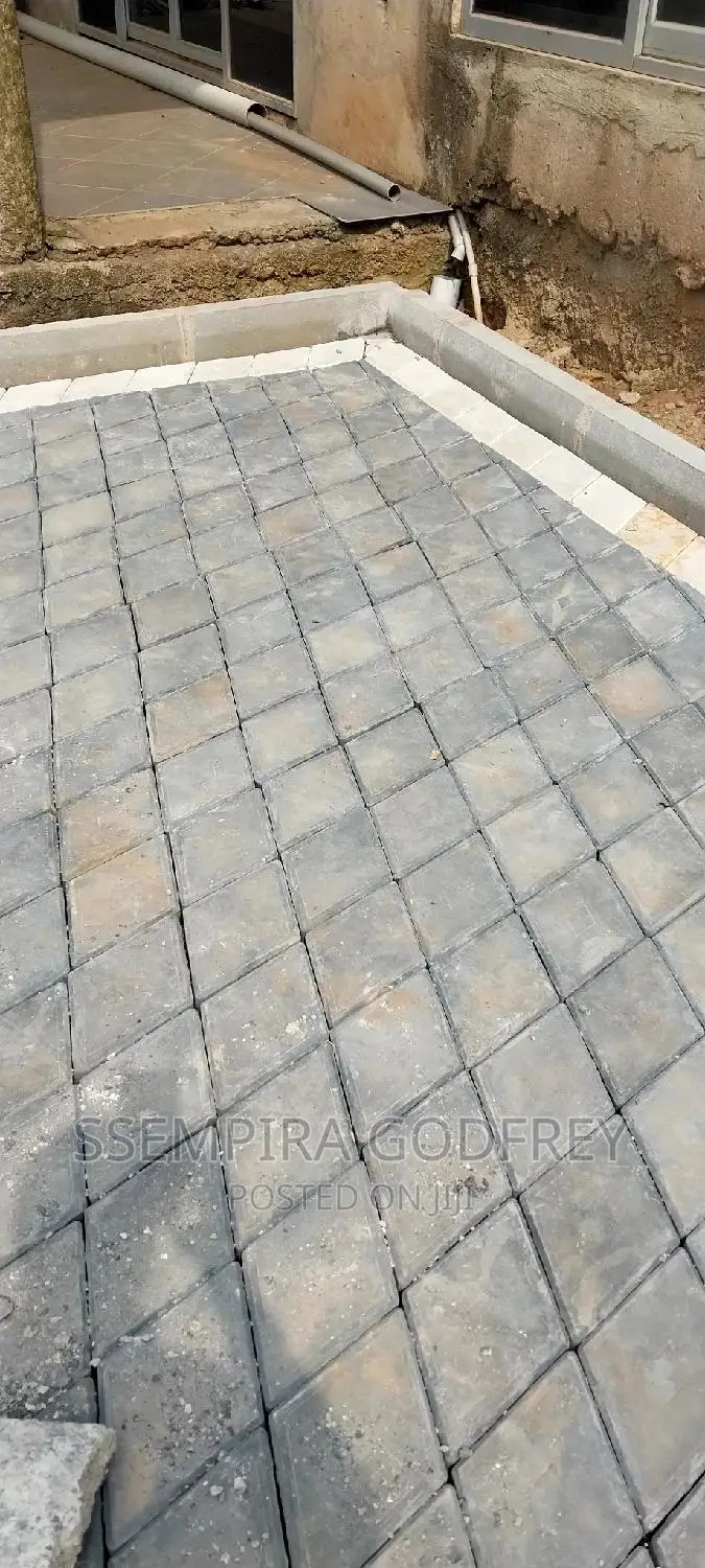 Advanced Rhobus Coloured Pavements