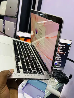 Laptop Apple MacBook Pro 2015 8GB Intel Atom SSD 256GB
