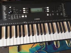 Yamaha Keyboard E373