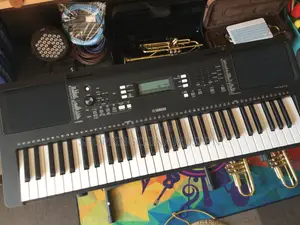 Yamaha Keyboard E373