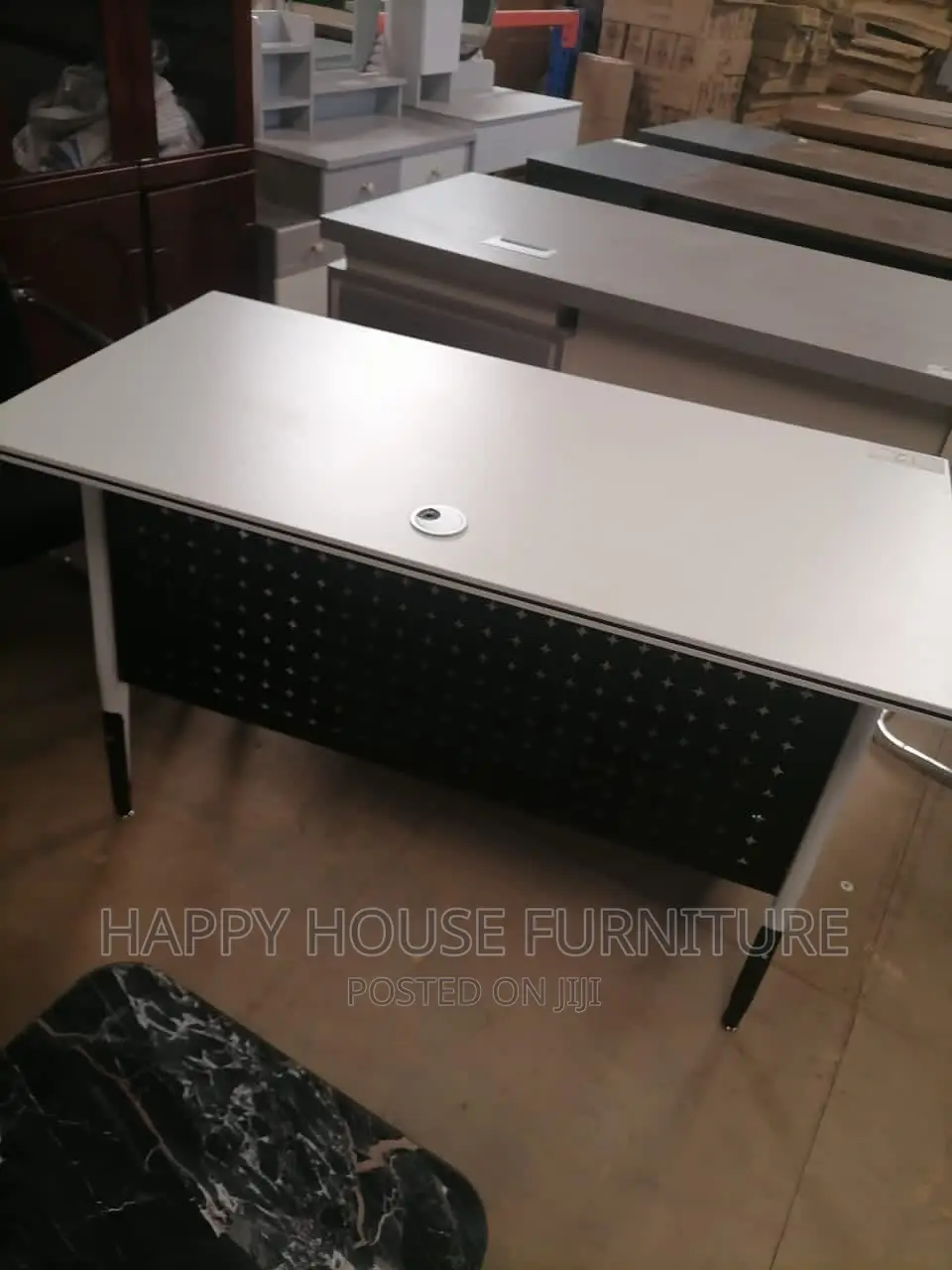 ADJUSTABLE OFFICE DESK ( 1.2 Meters)