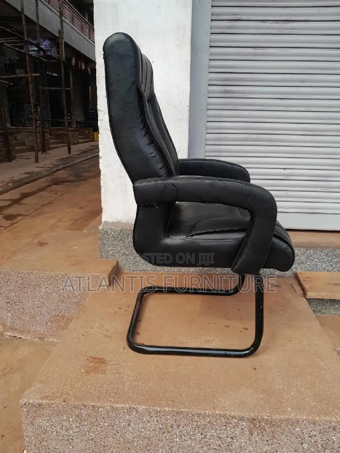 Black Steel Legs Chair