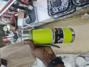 Insulated Vacuum Bottle Hot or Cold 750mls