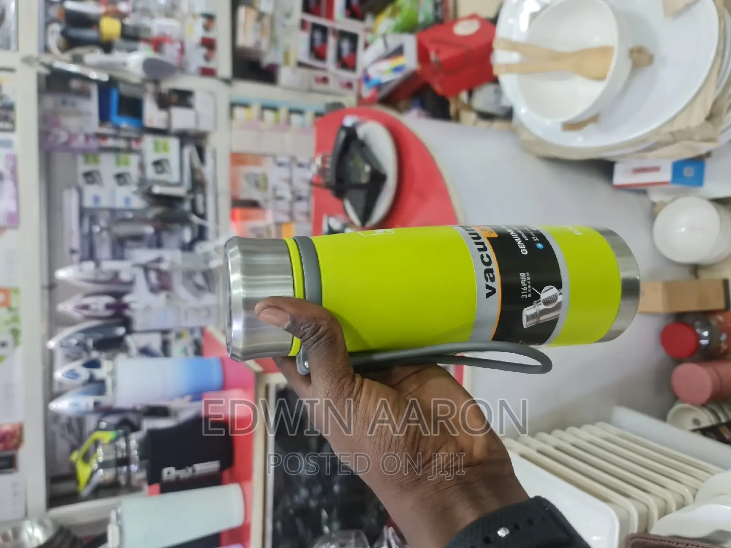 Insulated Vacuum Bottle Hot or Cold 750mls