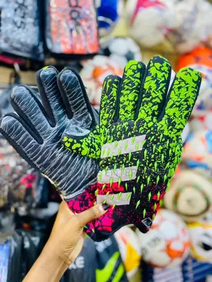 Rofessional Football Goalkeeper Gloves