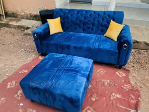 Chesterfield Sofa With Table