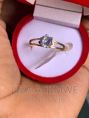 Simple Engagement Rings Available at a Good Price (Size17/7)